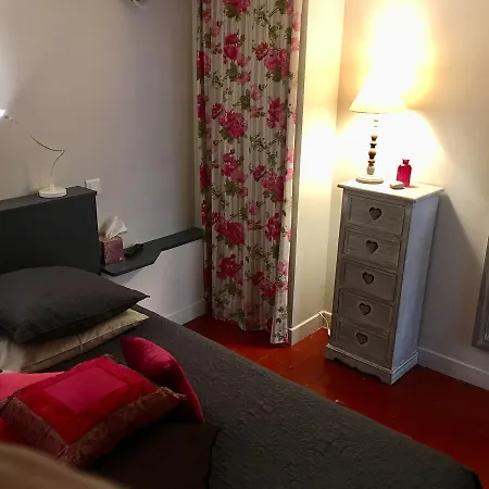 La Saint Jean Apartment *